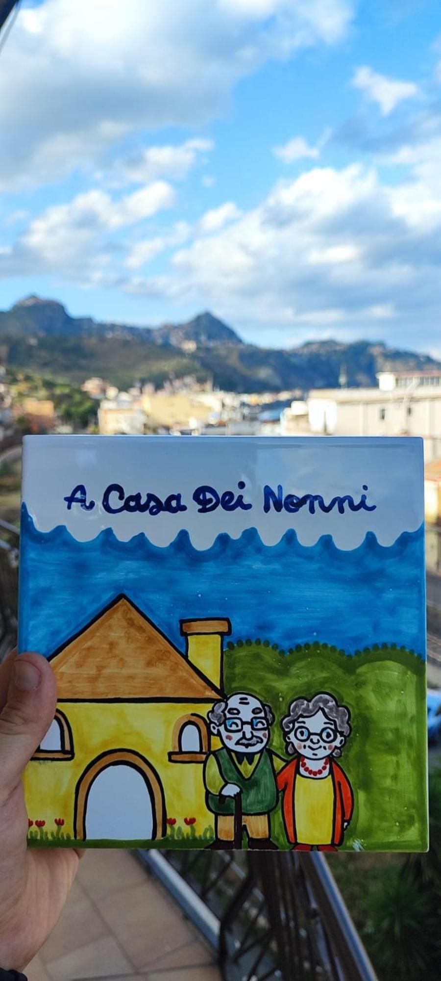 A Casa Dei Nonni Apartment จีอาร์ดีนี นักซอส ภายนอก รูปภาพ
