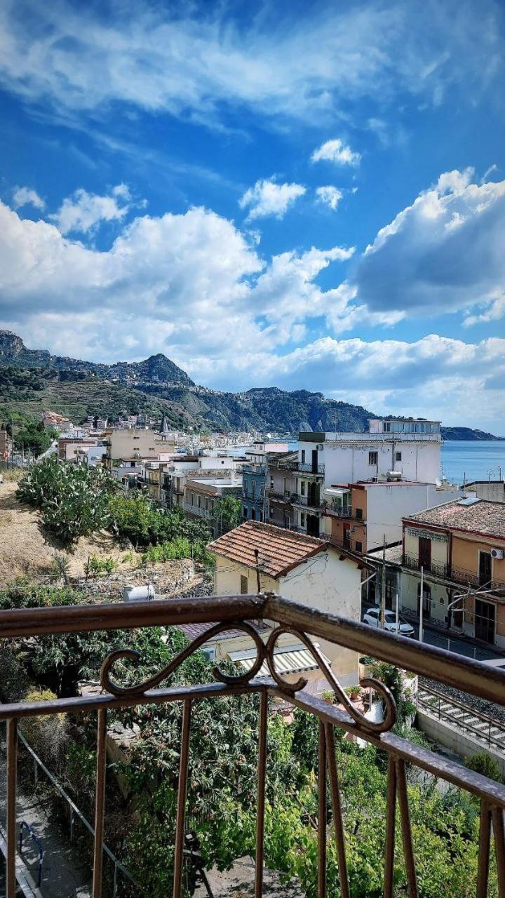 A Casa Dei Nonni Apartment จีอาร์ดีนี นักซอส ภายนอก รูปภาพ