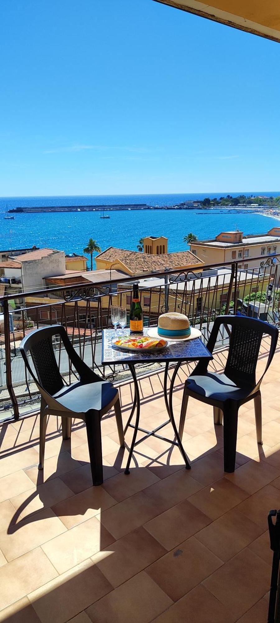 A Casa Dei Nonni Apartment จีอาร์ดีนี นักซอส ภายนอก รูปภาพ